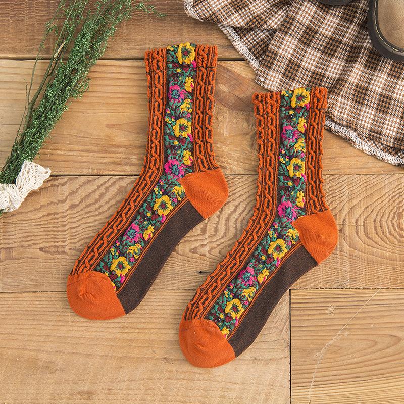 National Style Court Pattern Small Broken Flower Socks Women'S Cotton Personalized Middle Tube Boots Socks Retro Color Women'S Socks
