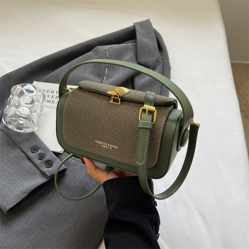 Retro Handbag With Pendant