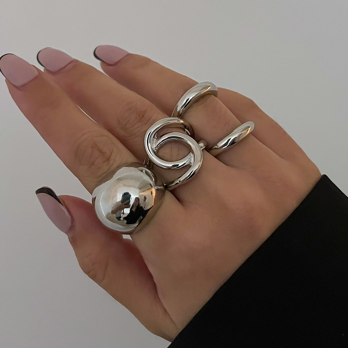 Geometric Open-Cable Ring With Baroque Pearl