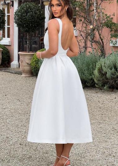 Classic Sleeveless Blue Midi Dress With Pleated Skirt