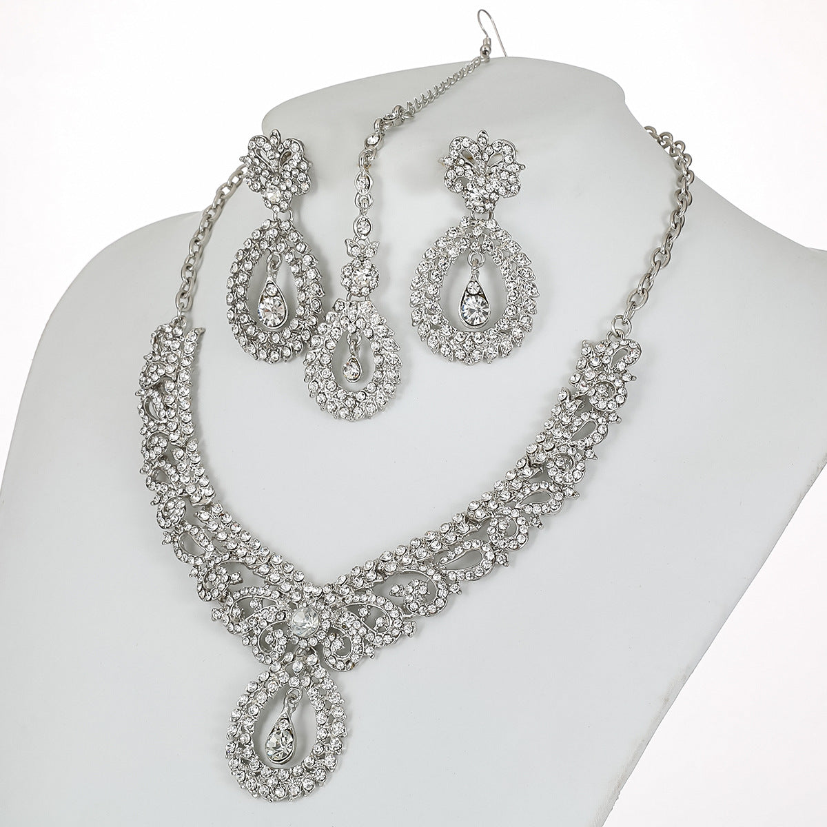 Exaggerated Retro Crystal Necklace Set for Women