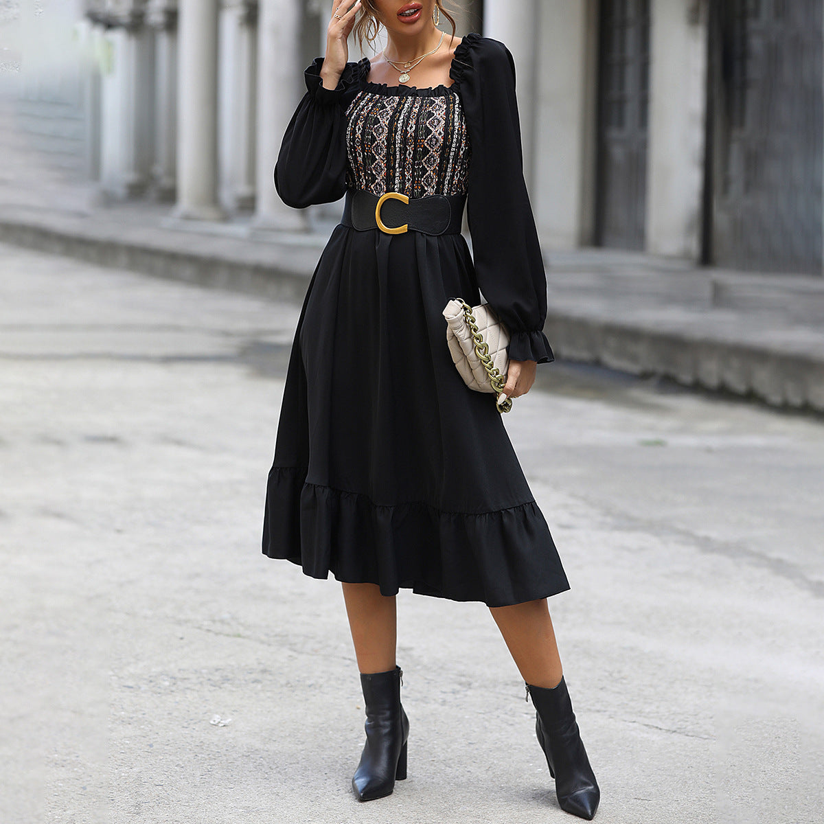 New Style Of Elegant Square Neck Design With A Sense Of Waist Closure Dress