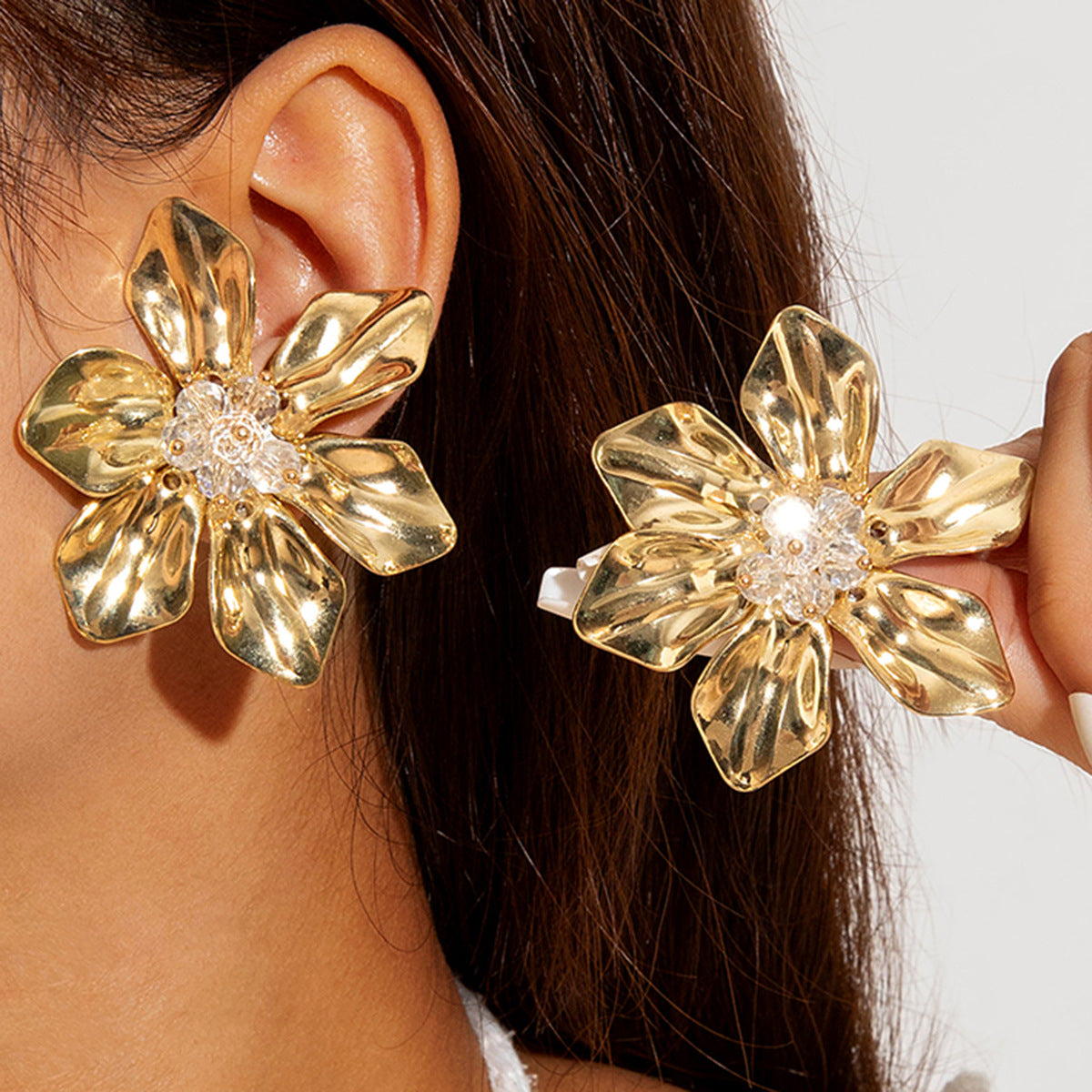 Wrinkled Floral Earrings With Geometric Design And Pearl Accents