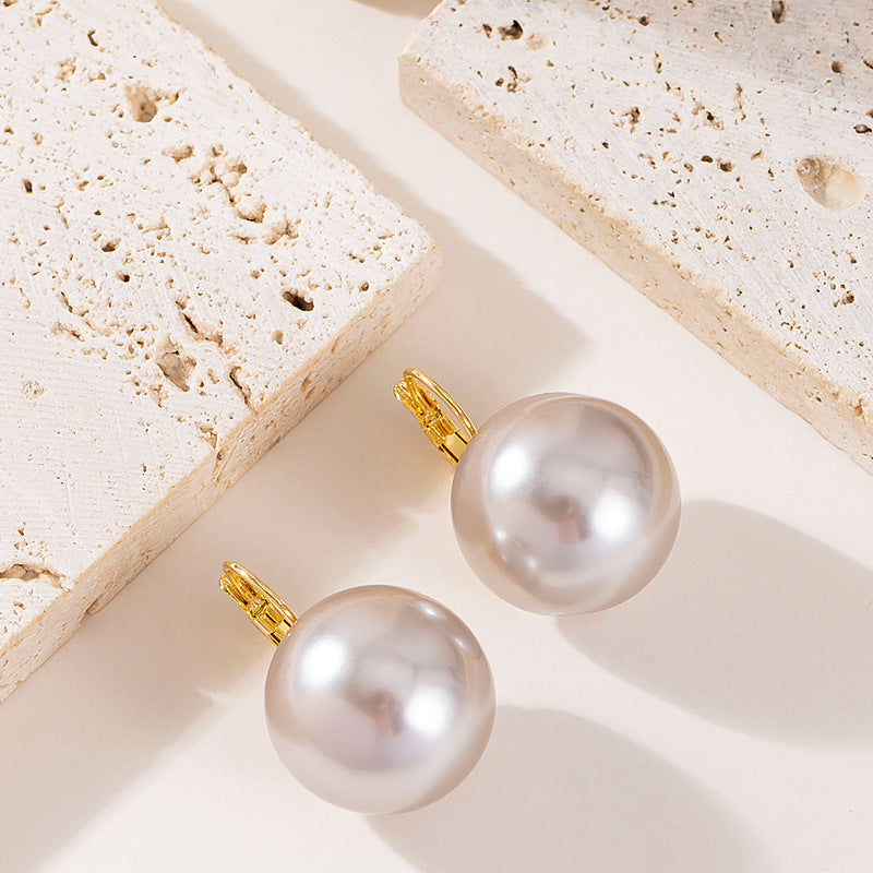 Chic Elegant Pearl Stud Earrings Geometric Design