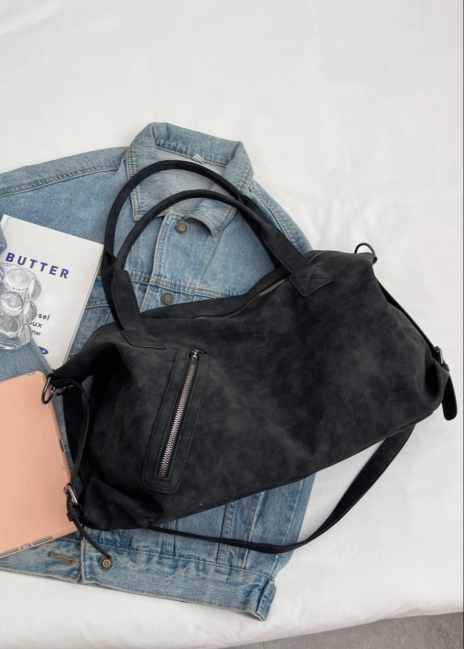 Leather Shoulder Bag Vintage Style With Multiple Compartments
