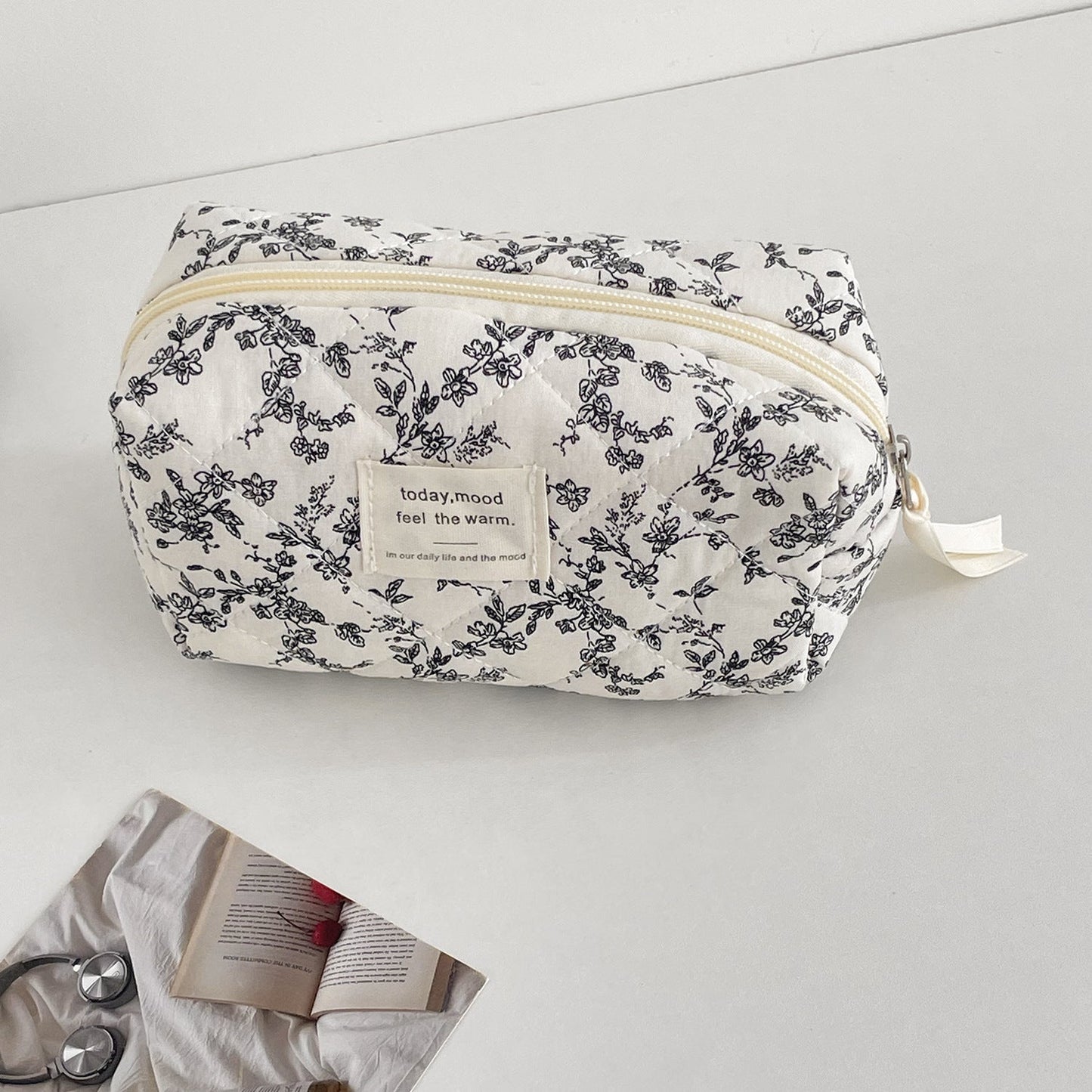 French Black And White Floral Makeup Bag Portable Travel Large Capacity Toiletry Organizer