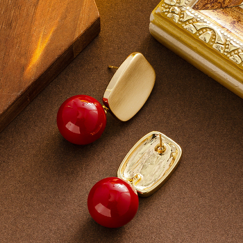 Elegant Round Red Pearl Ear Clips For Women