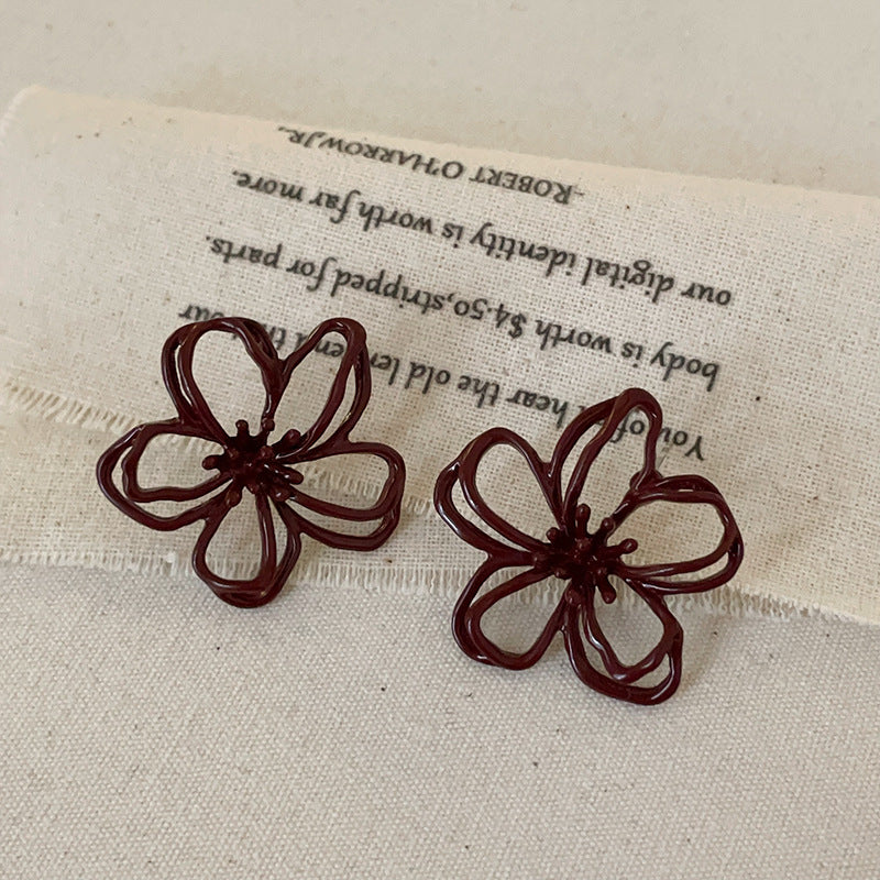 Elegant Hollow Out Flower Stud Earring