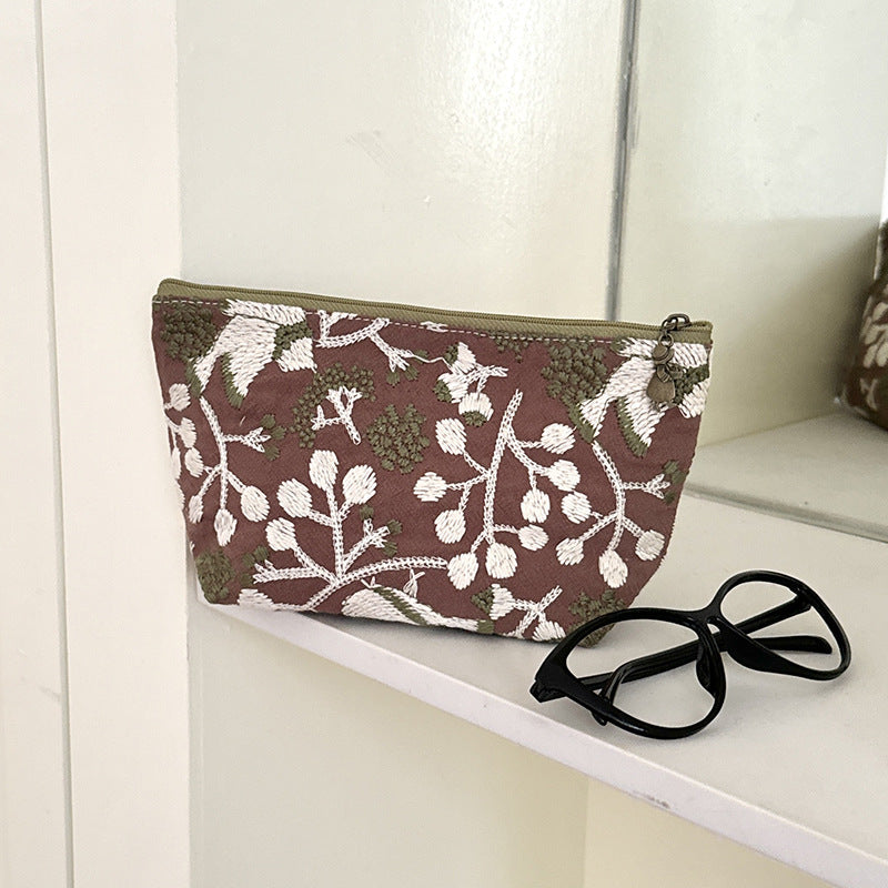 Portable Embroidered Makeup Bag Large Capacity Cosmetic Organizer