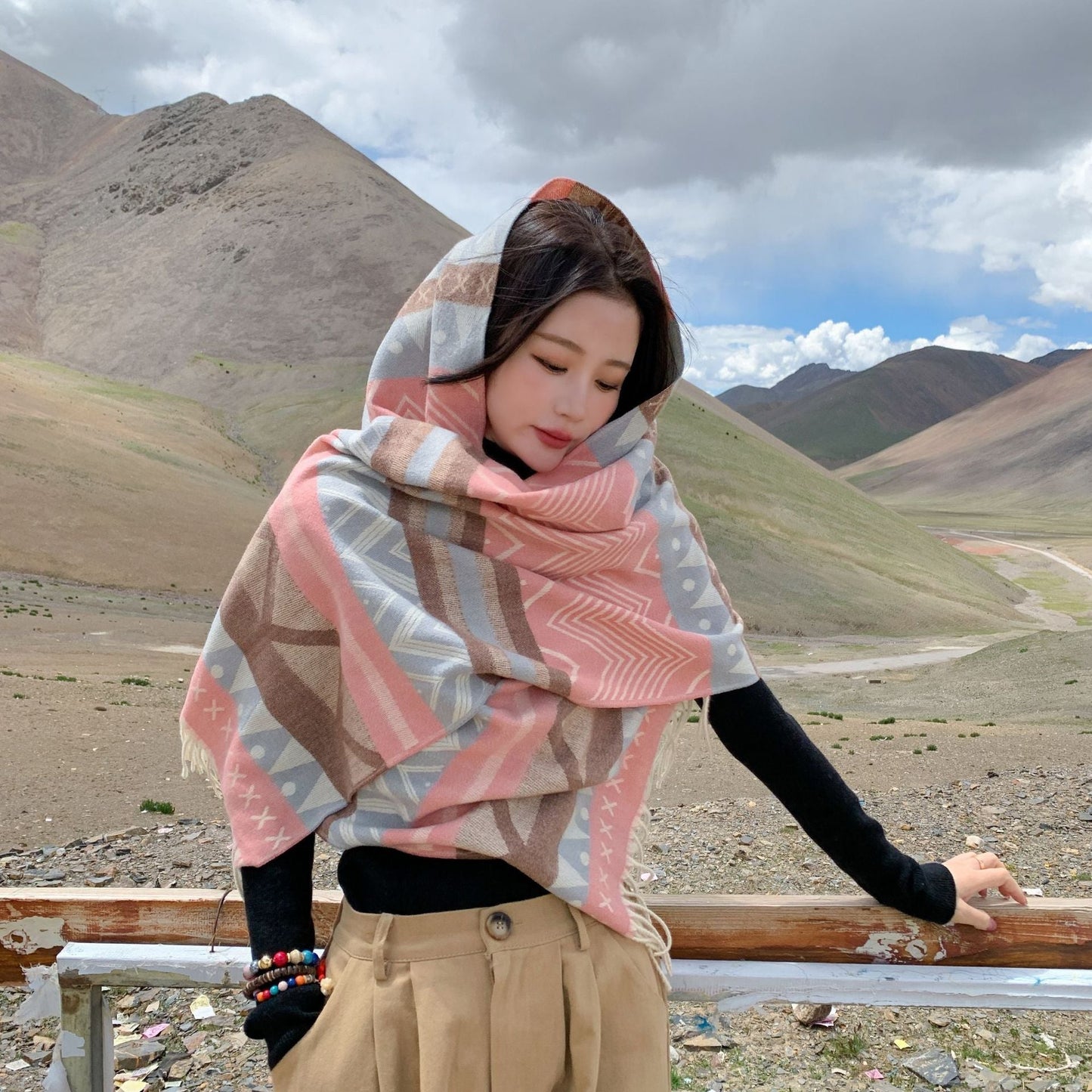 Autumn And Winter New Ethnic Style Vintage Shawl Travel Photo Versatile Bib Roman Stripe Warm Tassel Scarf
