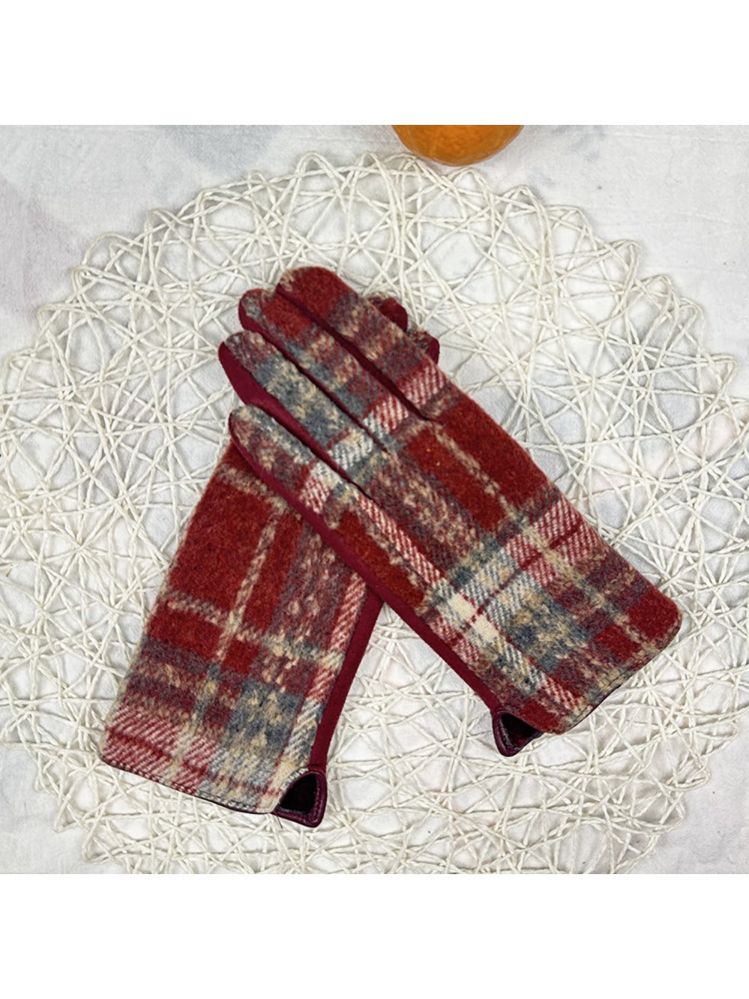 Gloving - Women's Knitted Winter Gloves with Plaid Patterns