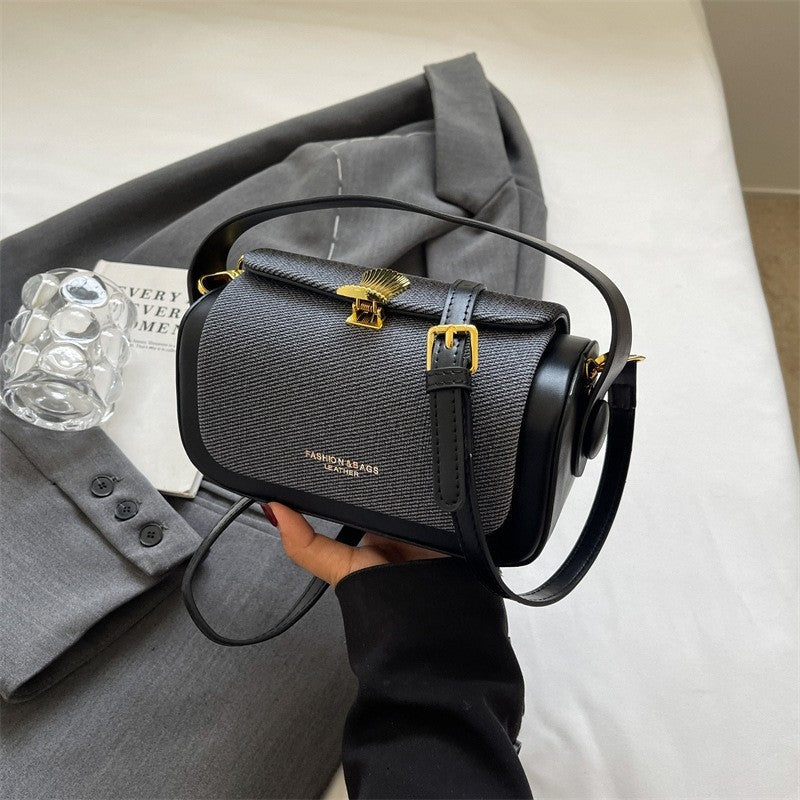 Retro Handbag With Pendant