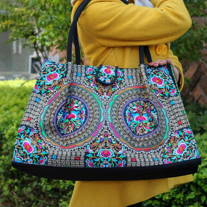 Yunnan Ethnic Style Embroidered Pompom Fashion Lady Shoulder Bag Big Handbag