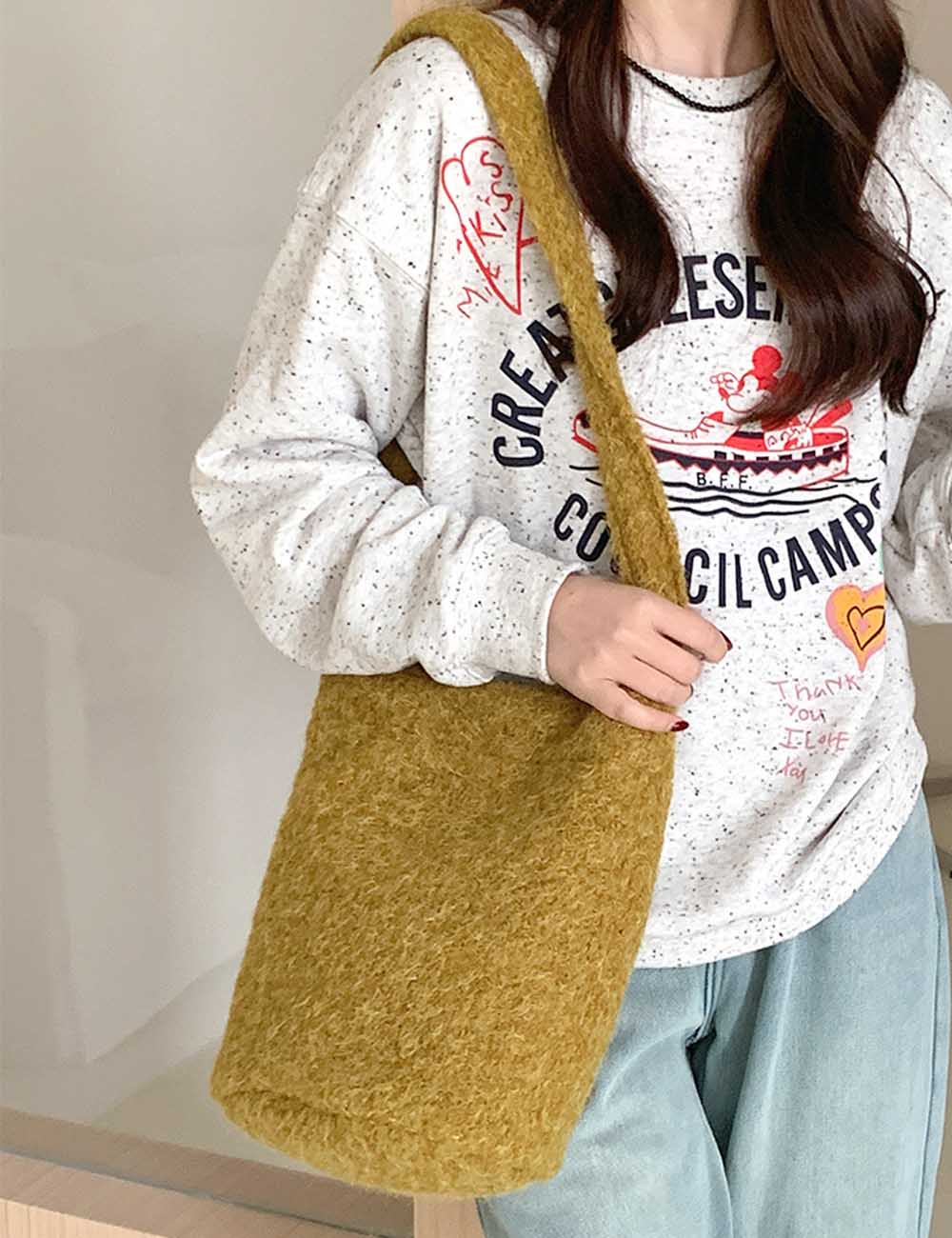 Simple Solid Color Plush Shoulder Bucket Bag
