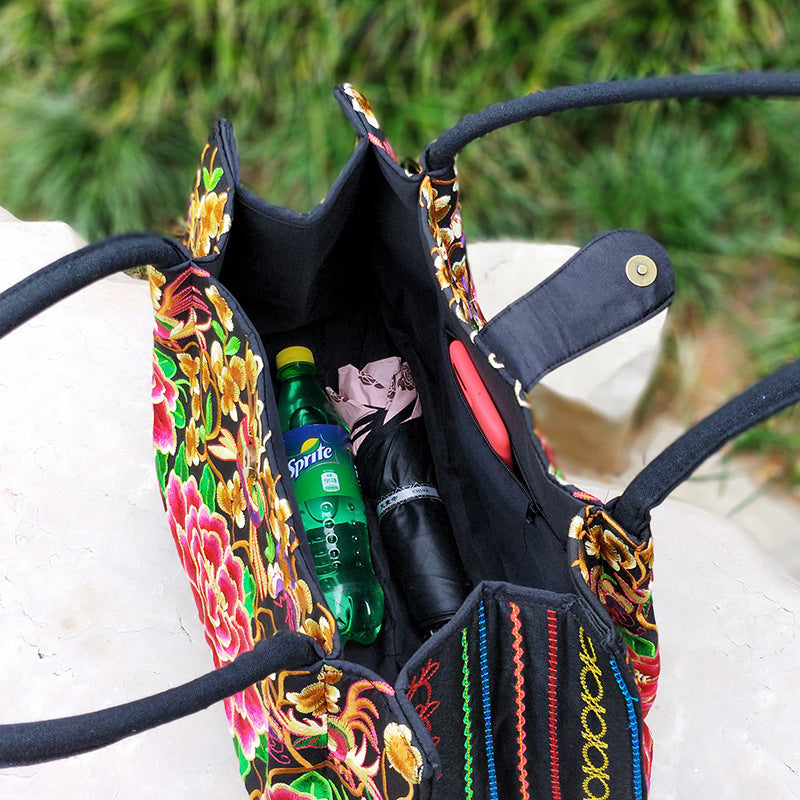 Yunnan Ethnic Style Embroidered Pompom Fashion Lady Shoulder Bag Big Handbag