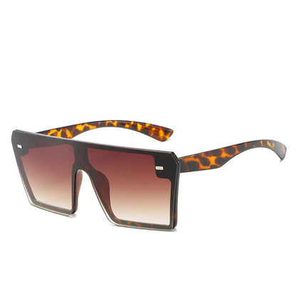Trendy Gradient Color Sunglasses Fashionable Oversized Eyewear