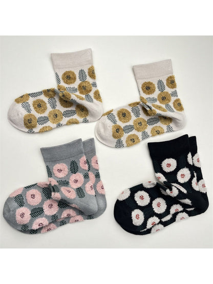 Rufia - Retro Mid-calf Socks with Floral Leaf Patterns