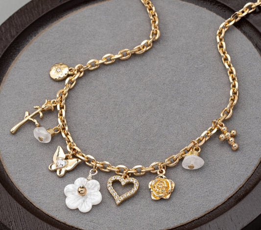 Elegant Flower Pendant Chain Necklace