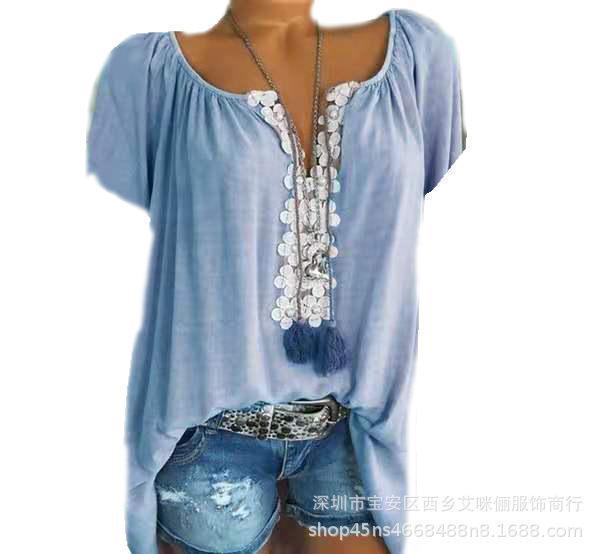 A Short-Sleeved Shirt With A Short-Sleeved Lace.