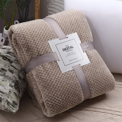 Soft Thickened Pineapple Grid Coral Fleece Blanket