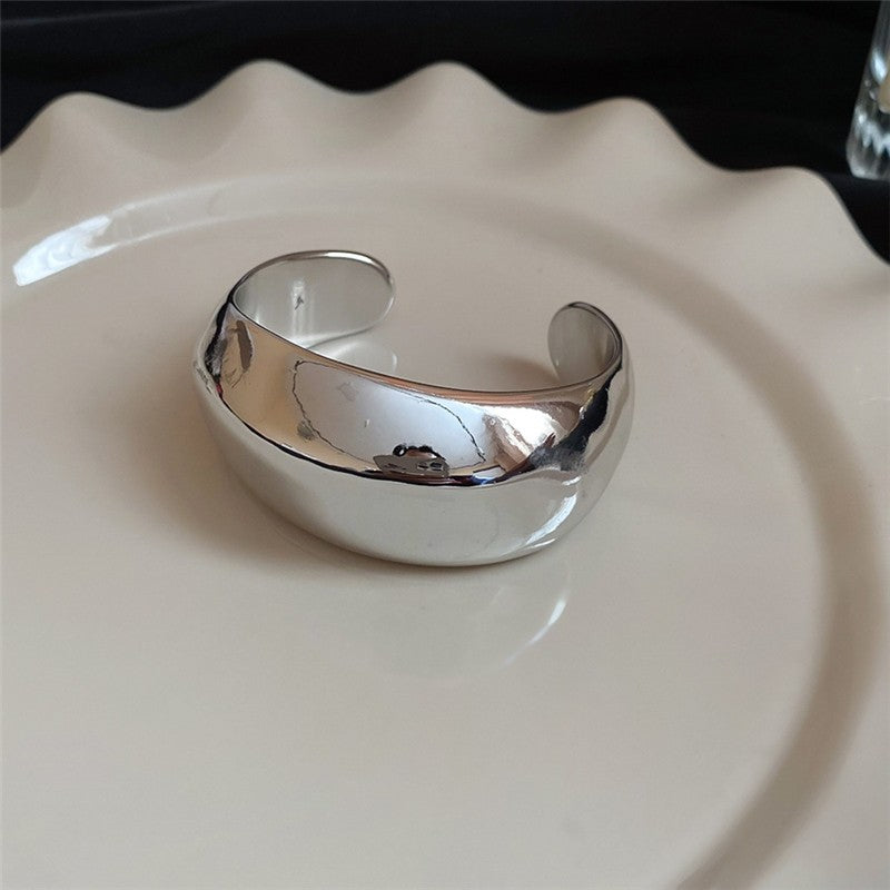 Geometric Smooth Twist Open Bangle