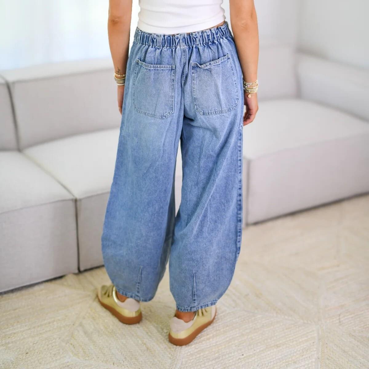 Washed Mid Rise Barrel Street Jeans