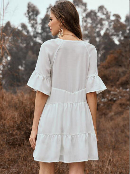 Spring And Summer Solid Color Stitching Flounce Fringed Neckline Lace Trumpet Sleeve Dress