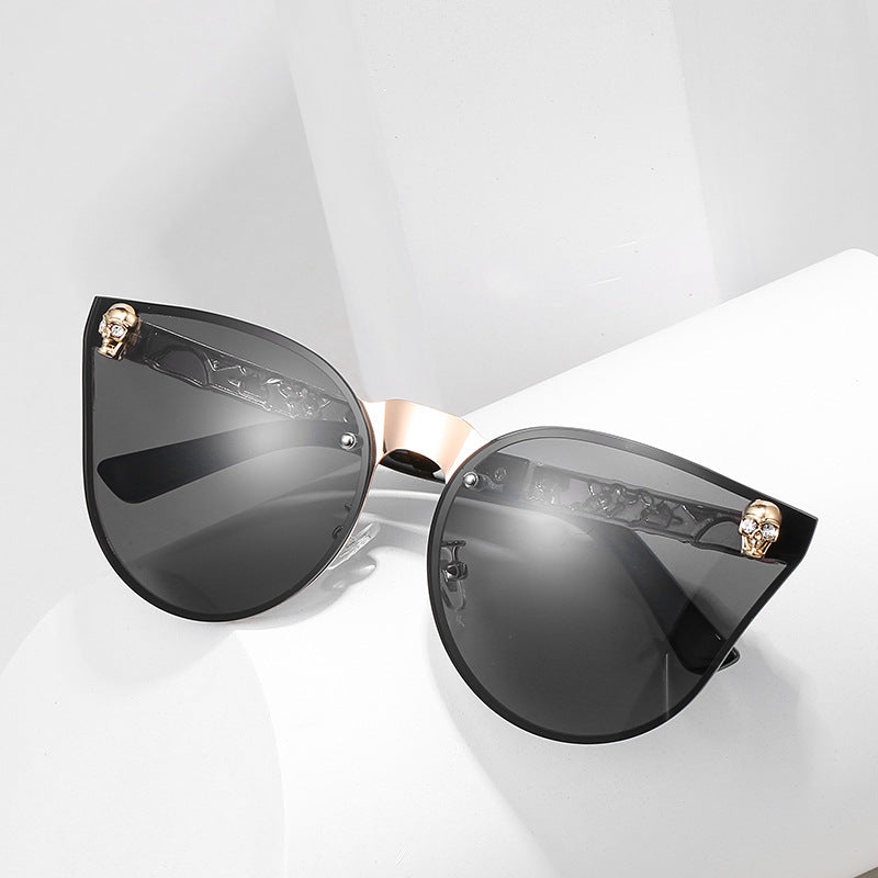 Gothic Stylish Sunglasses With Skull Design