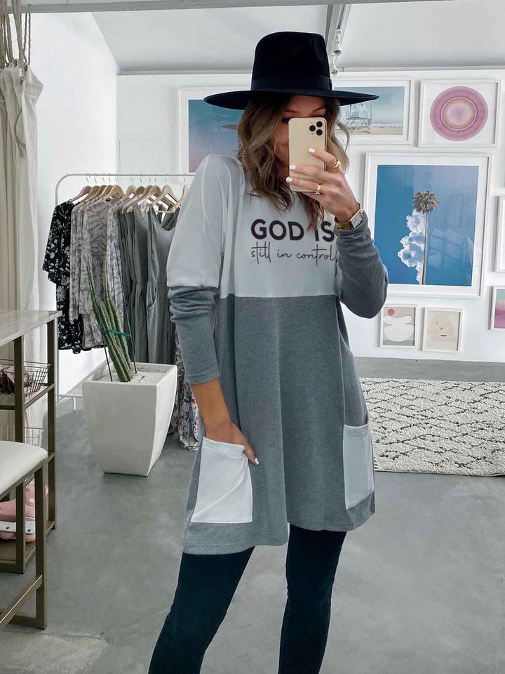 Women'S God Is Still In Control Print Contrast Top
