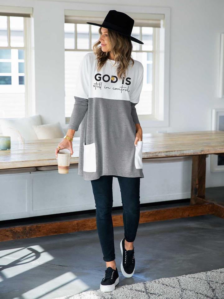 Women'S God Is Still In Control Print Contrast Top