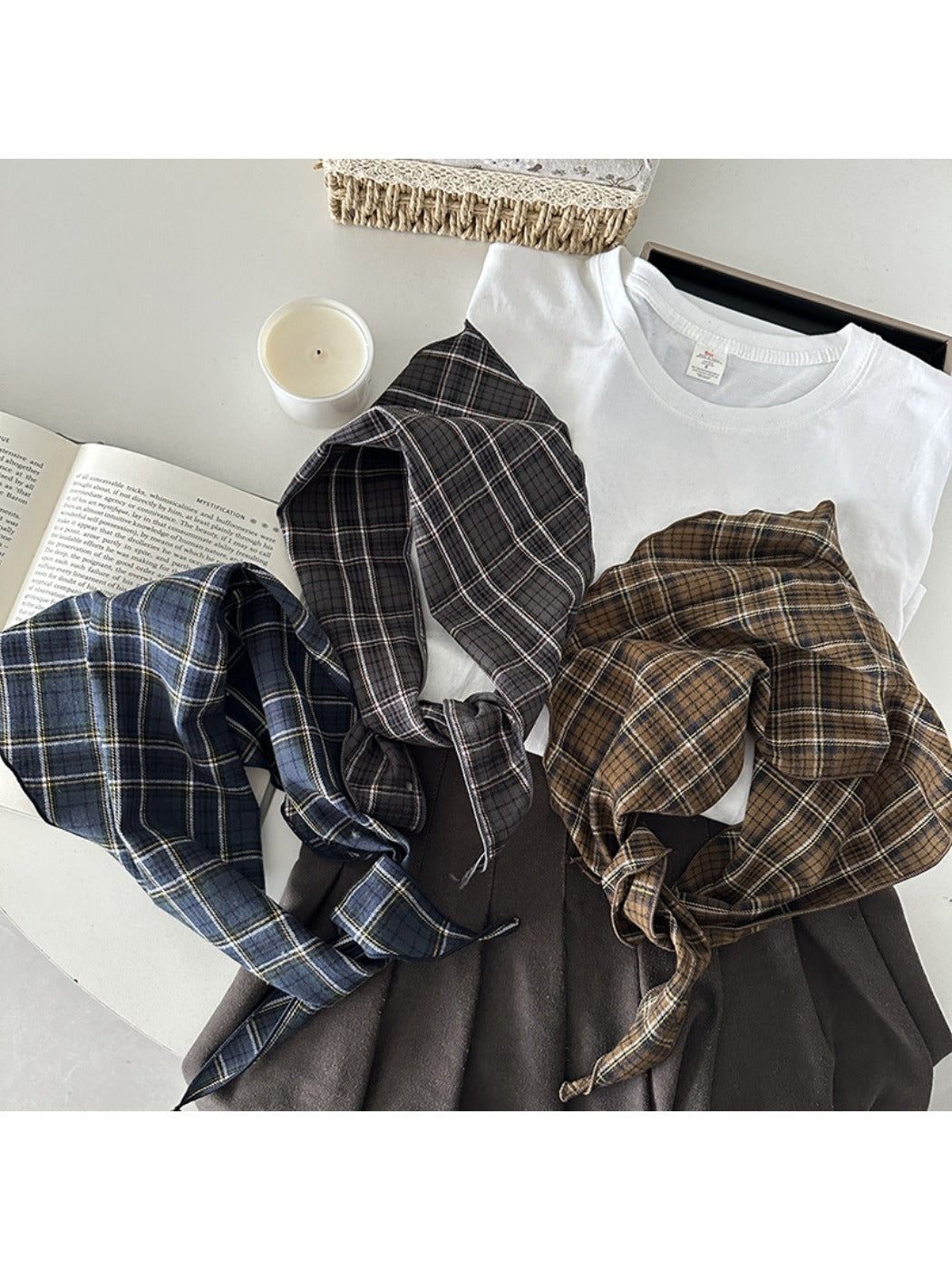 Scarvii - Retro Plaid Triangle Scarf