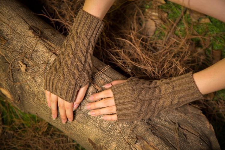 Half Refers To The Warm Knit Typing Women S Thick Wool Half Palm Gloves - 1