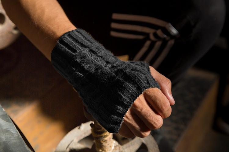 Half Refers To The Warm Knit Typing Women S Thick Wool Half Palm Gloves - 1