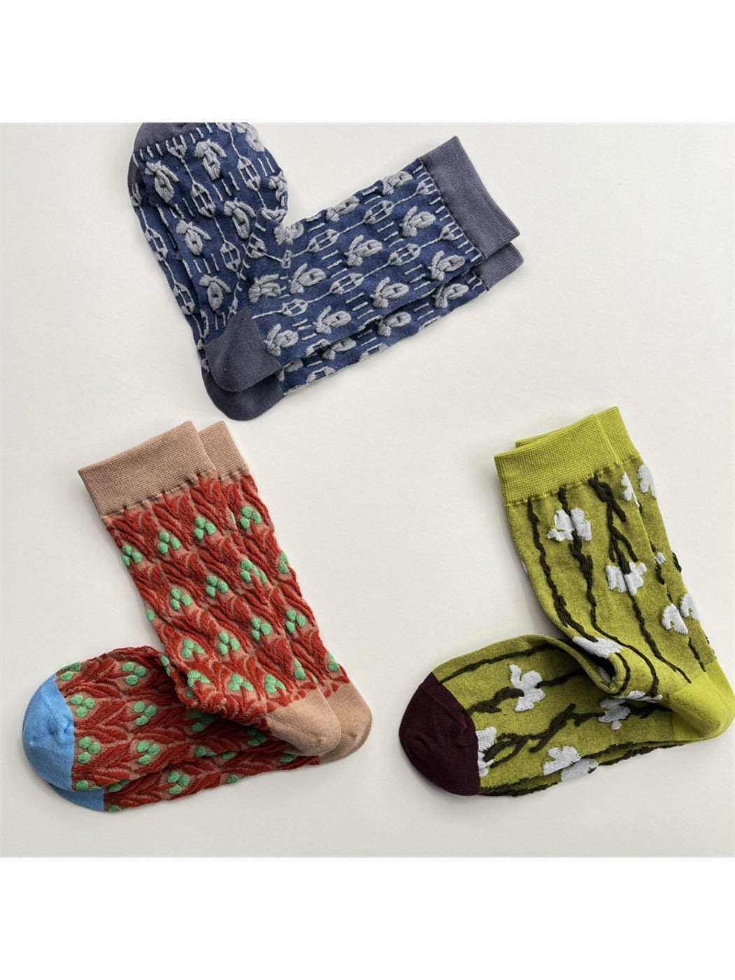 Rufia - Women’s Vintage Floral Embossed Mid-Calf Socks