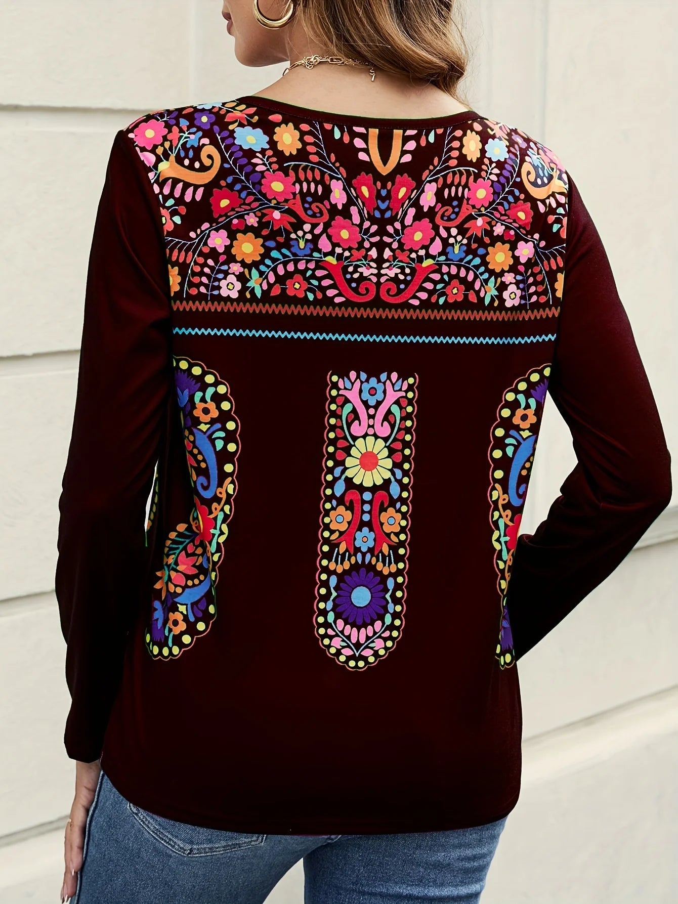 2024 Independent Station Spring/Summer New Women'S Top With Bohemian Print V-Neck Long Sleeved T-Shirt For Women