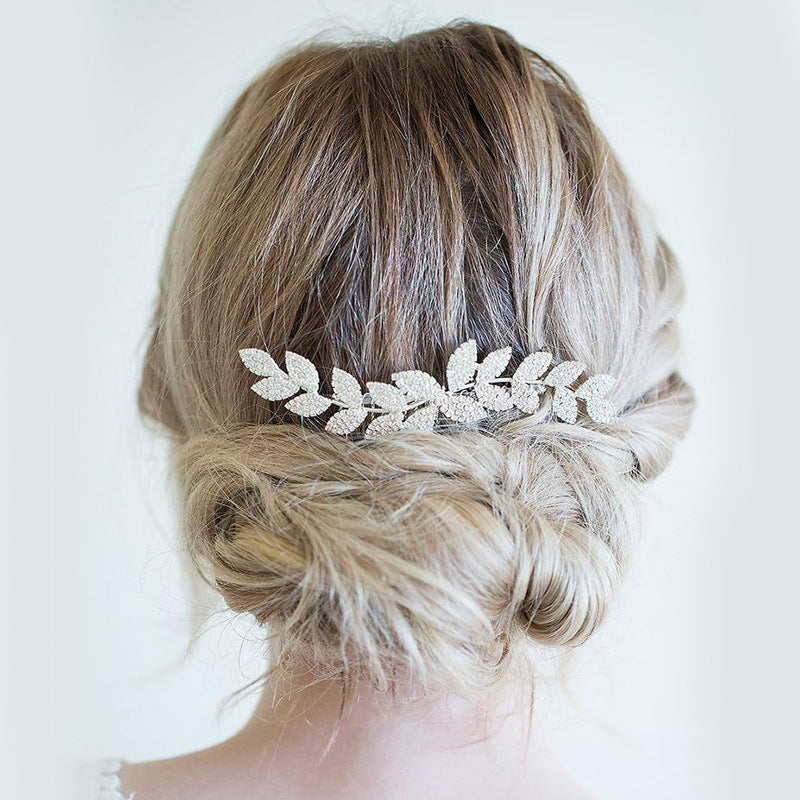 Elegant Bride Hair Comb with Wave Design and Rhinestone Accents