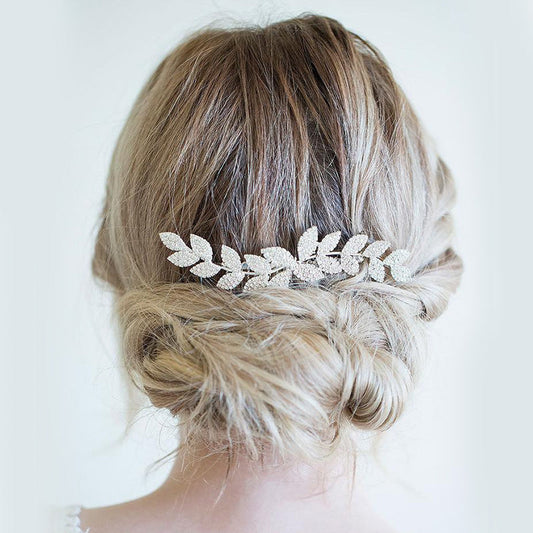 Elegant Bride Hair Comb with Wave Design and Rhinestone Accents