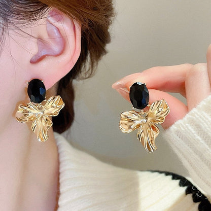 Silver Needle Oval Diamond Flower Ear Studs