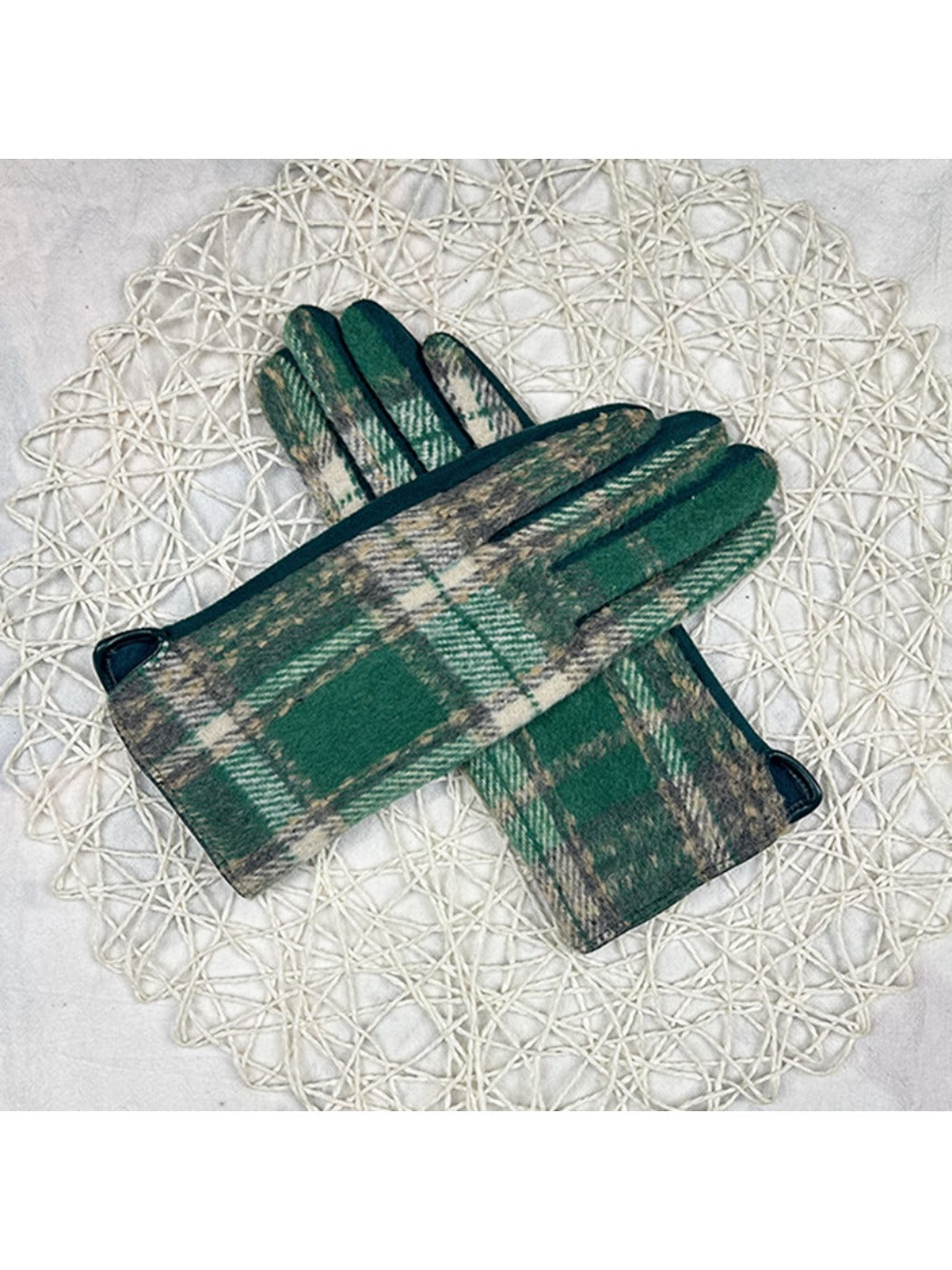 Gloving - Women's Knitted Winter Gloves with Plaid Patterns