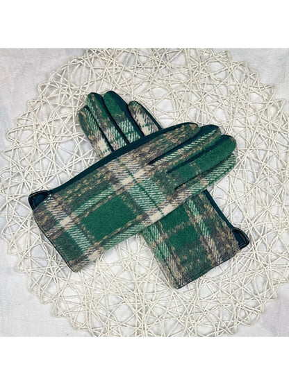 Gloving - Women's Knitted Winter Gloves with Plaid Patterns