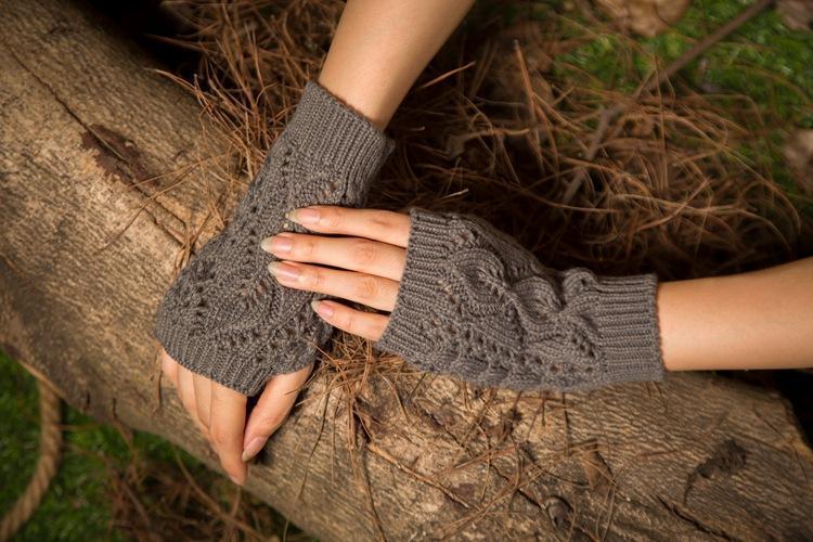 Half Refers To The Warm Knit Typing Women S Thick Wool Half Palm Gloves - 2
