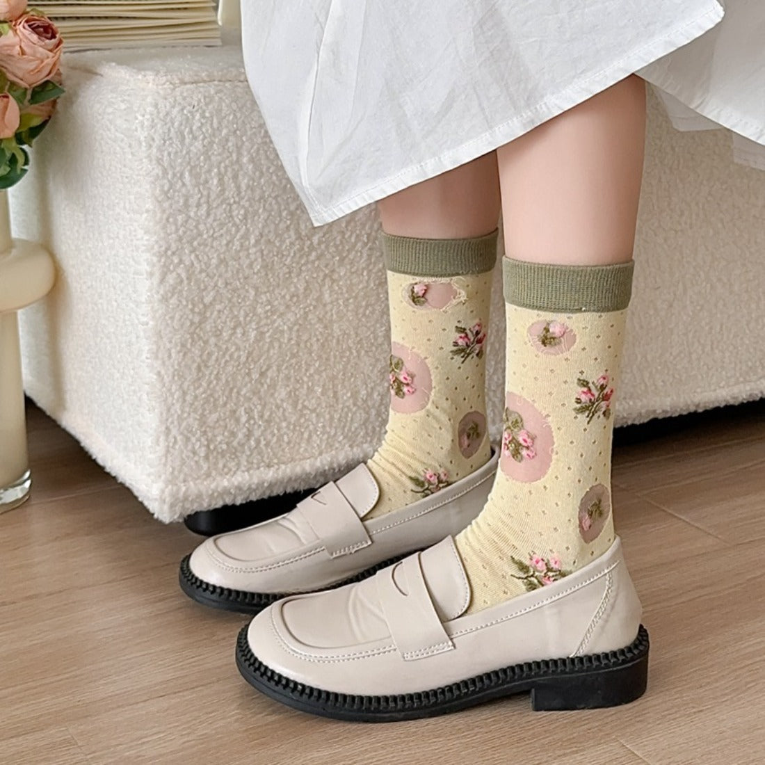 Rufia - Vintage Floral Pattern Mid-Calf Socks