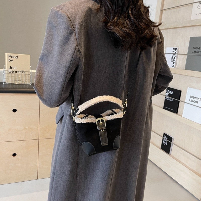 Retro Handbag With Pendant