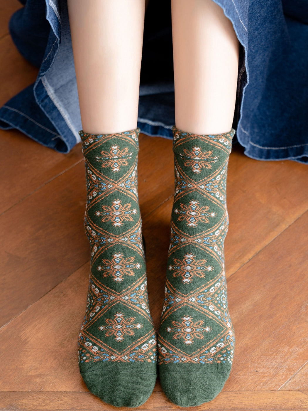 Rufia - Retro Mid-calf Socks with Diamond Floral Patterns