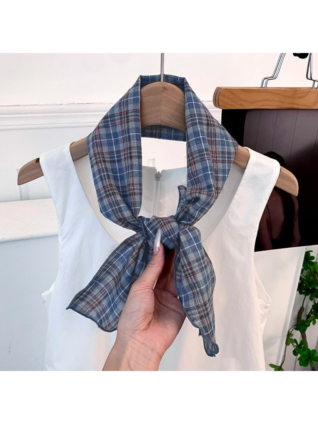 Scarvii - Elegant Japanese plaid scarf – versatile and fashionable