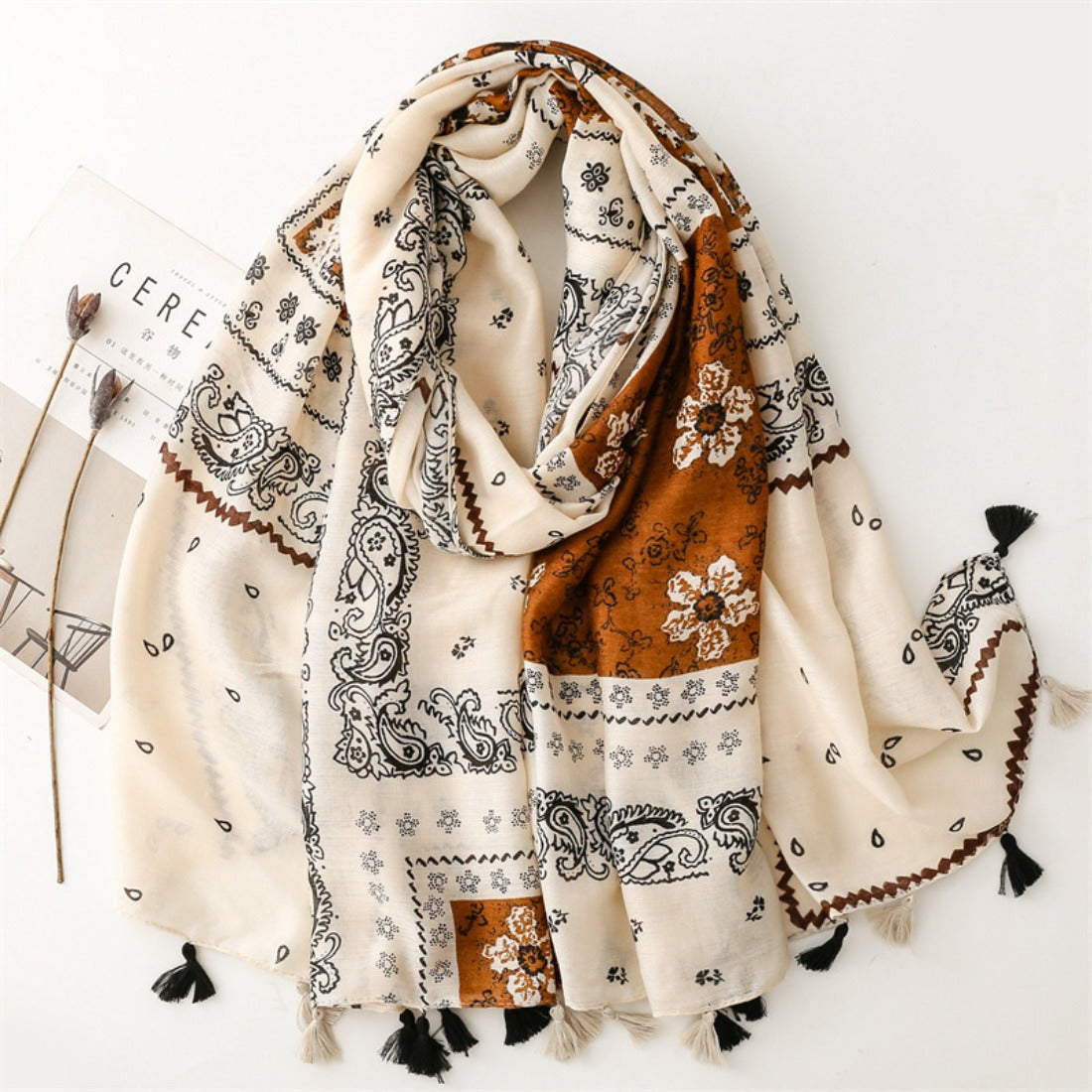 Scarvii - Paisley Pattern Fringed Scarf
