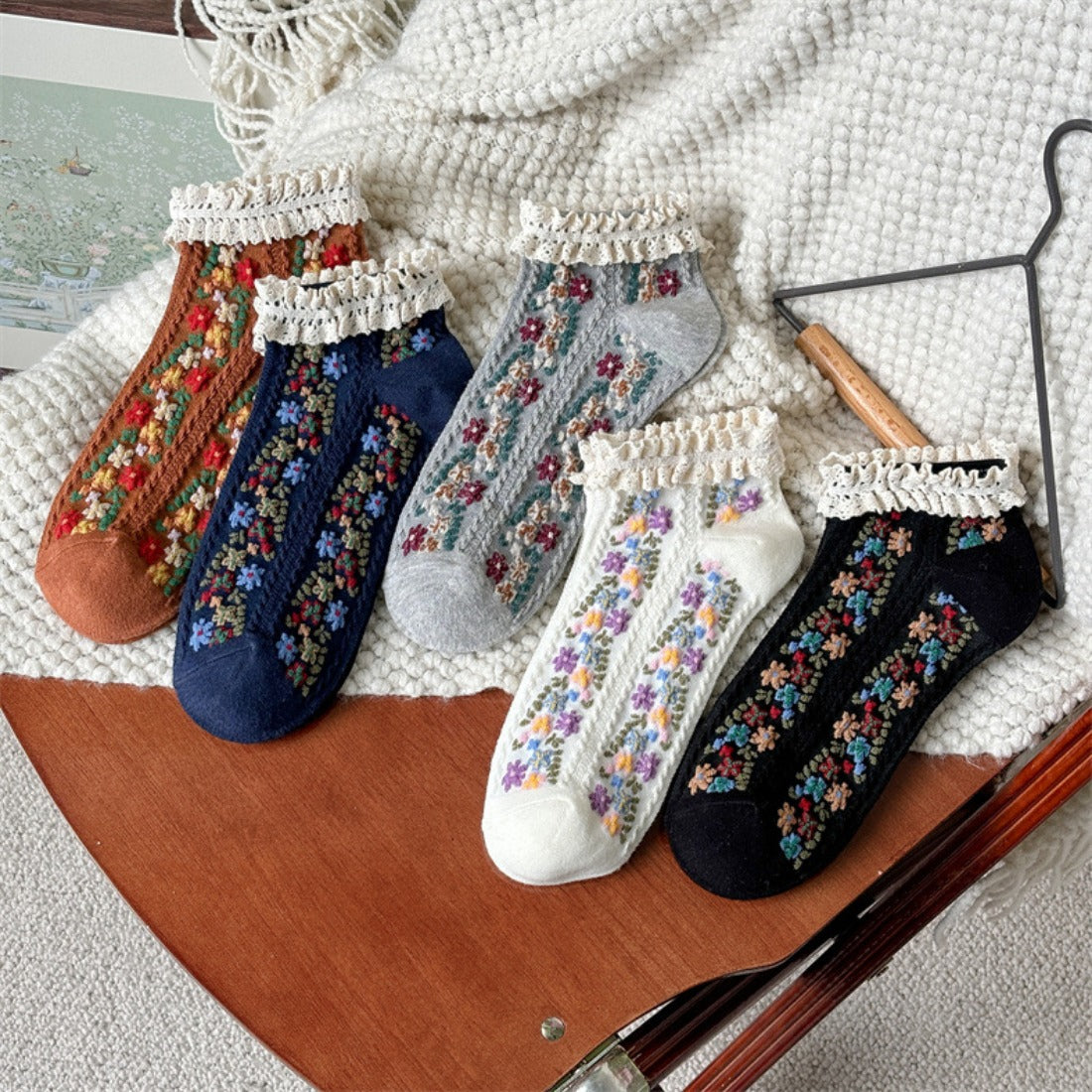 Rufia - Vintage Rolled Edge Floral Ankle Socks