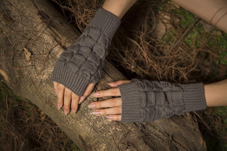 Half Refers To The Warm Knit Typing Women S Thick Wool Half Palm Gloves - 3