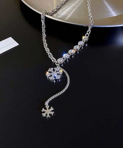 Beautiful Silk Alloy Zircon Snowflake Pendant Necklace
