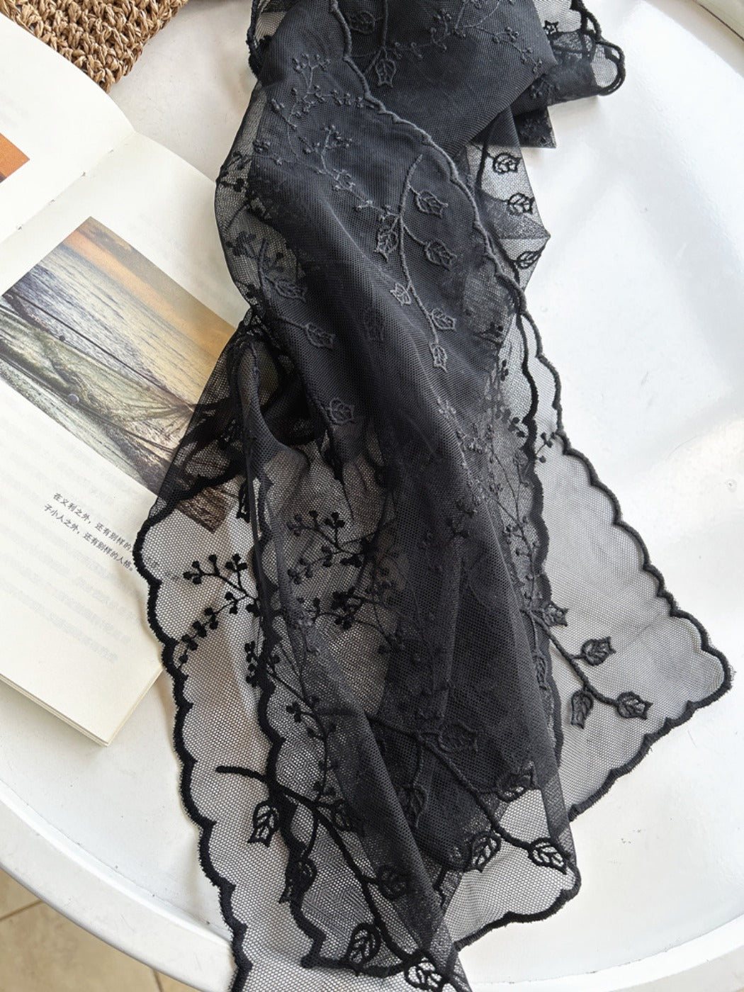 Scarvii - Elegant Lightweight Lace Scarf for Women